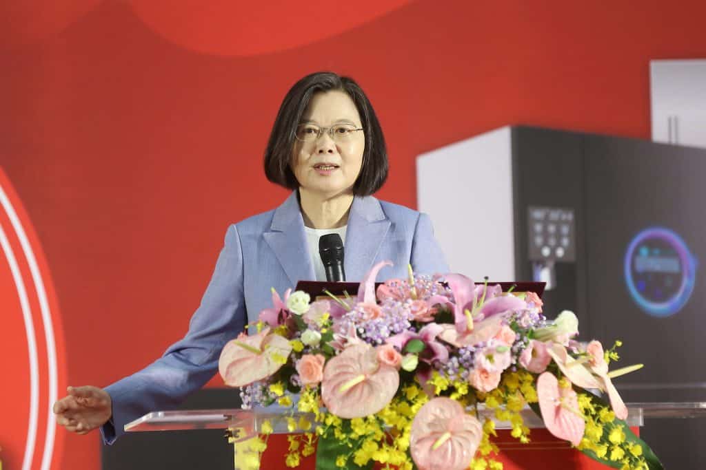 Taiwanese president Tsai Ing-wen is urging the US to resolve the minor remaining technical issues so that the US and Taiwan can conclude a free trade agreement that is of urgent strategic as well as economic importance to Taiwan. Some blame US Trade Representative Lighthizer for foot-dragging.